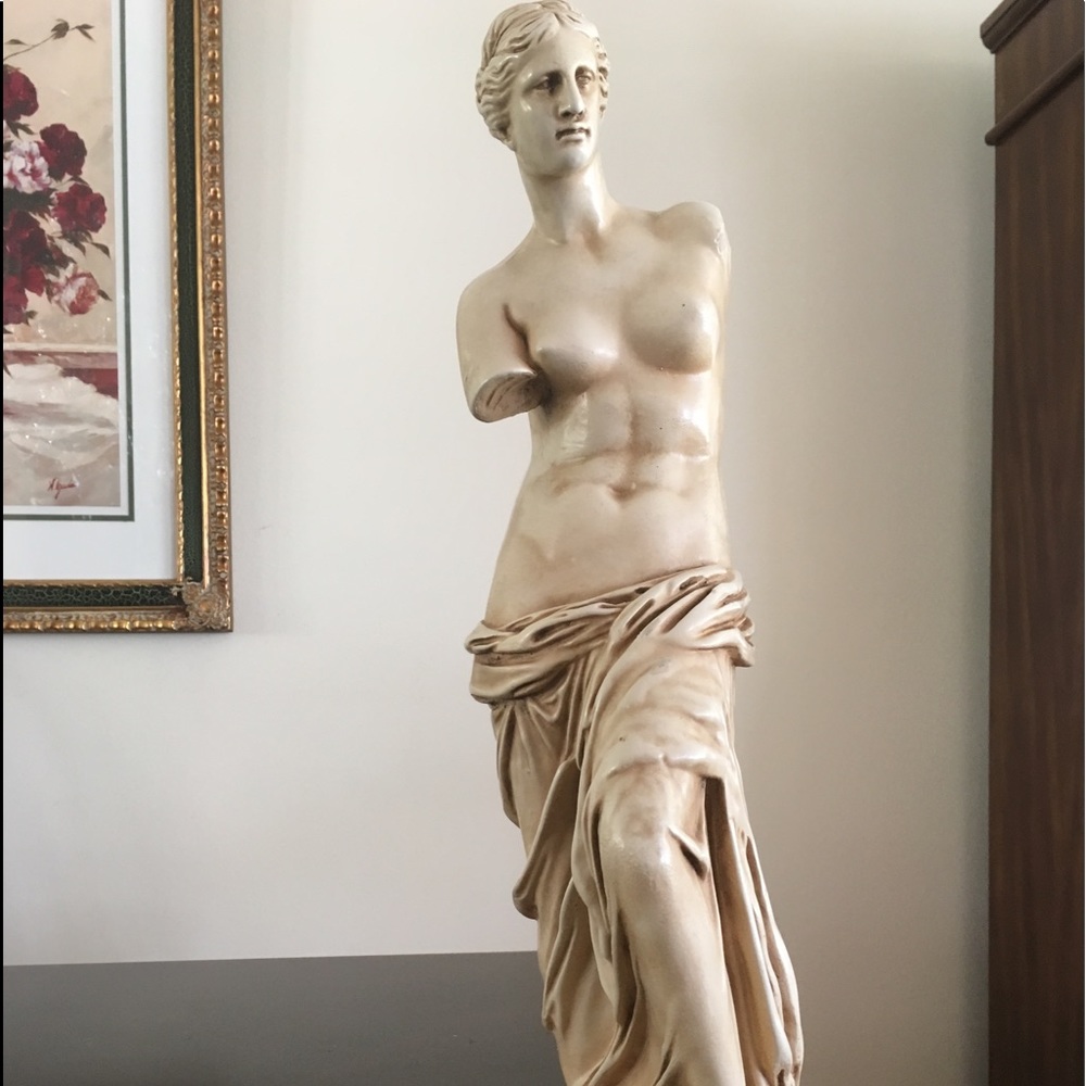 Aphrodite Venus De Milo Statue